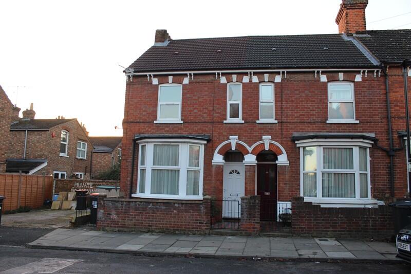 3 bed End of Terrace for rent in Clapham Green. From Jayne Beard - Bedford 3 bed End of Terrace for rent in Clapham Green. From Jayne Beard - Bedford