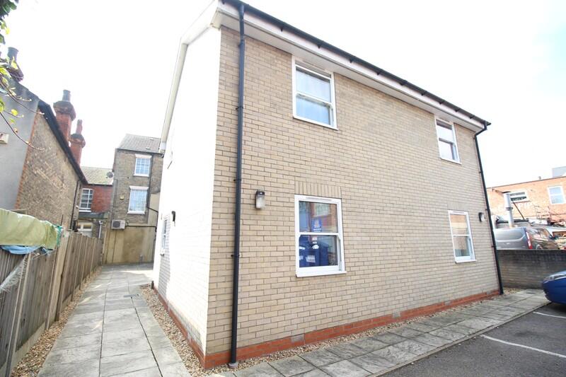1 bed 1st Floor Flat for rent in Bedford. From Jayne Beard - Bedford