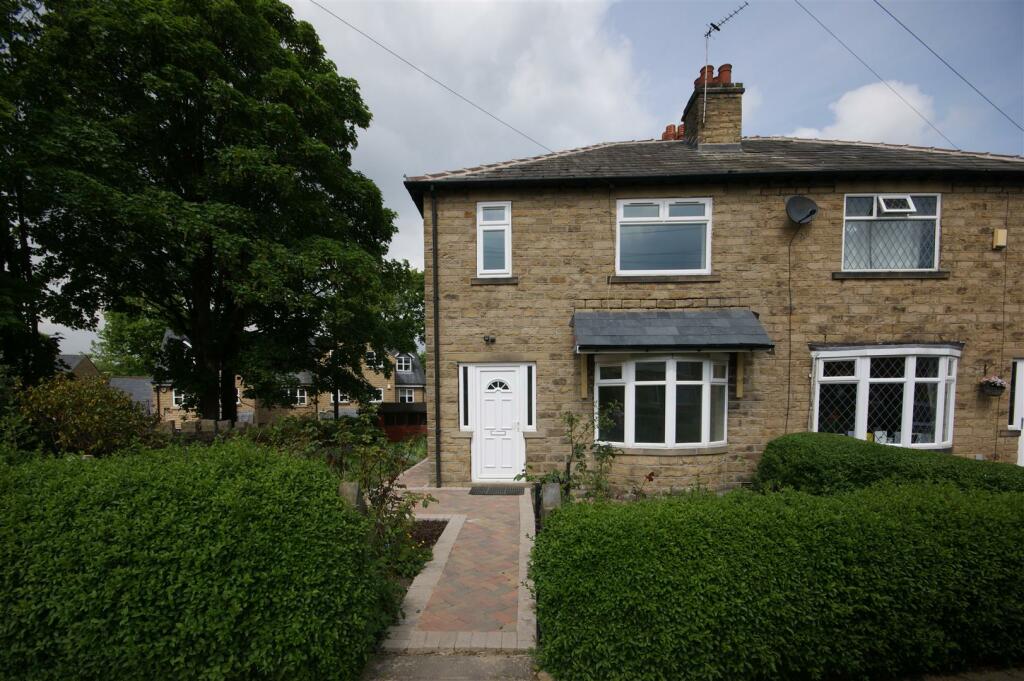 3 bed Semi-Detached House for rent in Brighouse. From Peter David Properties Ltd - Brighouse