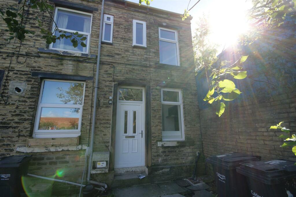 1 bed Mid Terraced House for rent in Brighouse. From Peter David Properties Ltd - Brighouse