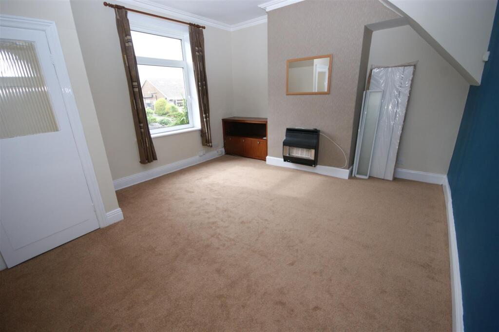 2 bed Mid Terraced House for rent in Brighouse. From Peter David Properties - Brighouse