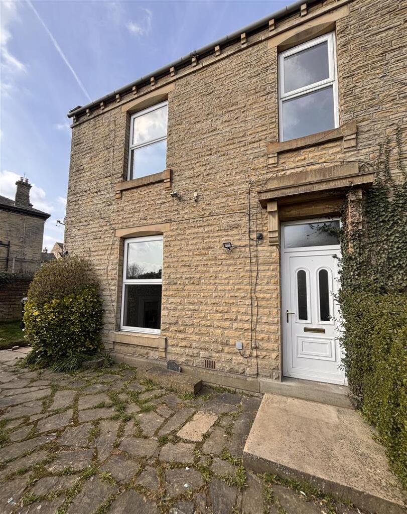 3 bed Detached for rent in . From Peter David Properties - Brighouse 3 bed Detached for rent in . From Peter David Properties - Brighouse