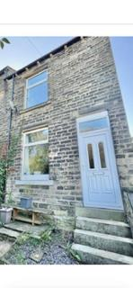 2 bed Mid Terraced House for rent in Lumbrook. From Peter David Properties - Brighouse