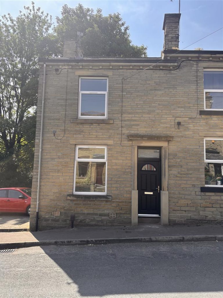 2 bed End of Terrace for rent in Brighouse. From Peter David Properties - Brighouse