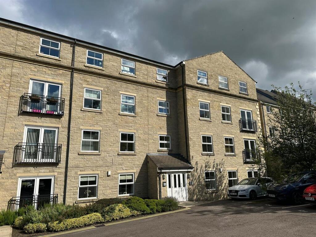 2 bed Apartment for rent in Brighouse. From Peter David Properties - Brighouse