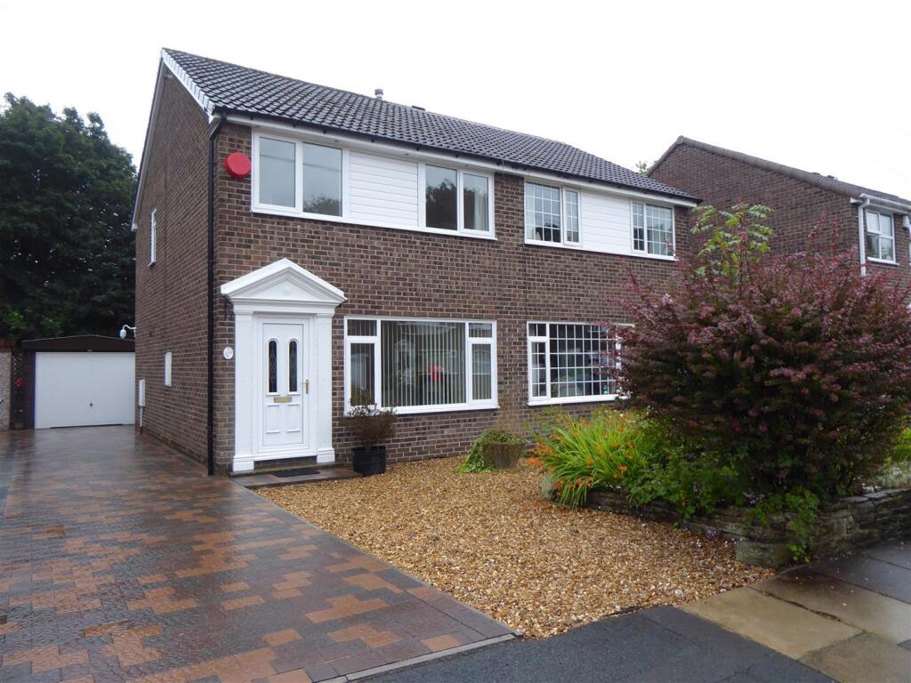 3 bed Semi Detached for rent in Lumbrook. From Peter David Properties - Brighouse 3 bed Semi Detached for rent in Lumbrook. From Peter David Properties - Brighouse