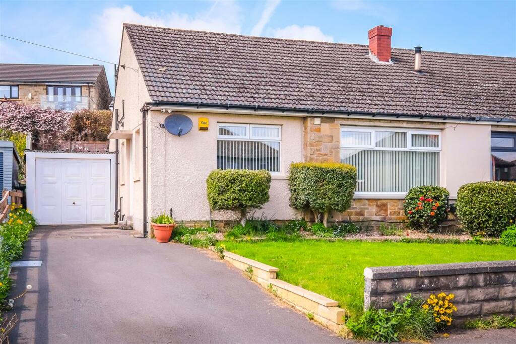 2 bed Semi-detached bungalow for rent in Outlane. From Peter David Properties Ltd - Huddersfield
