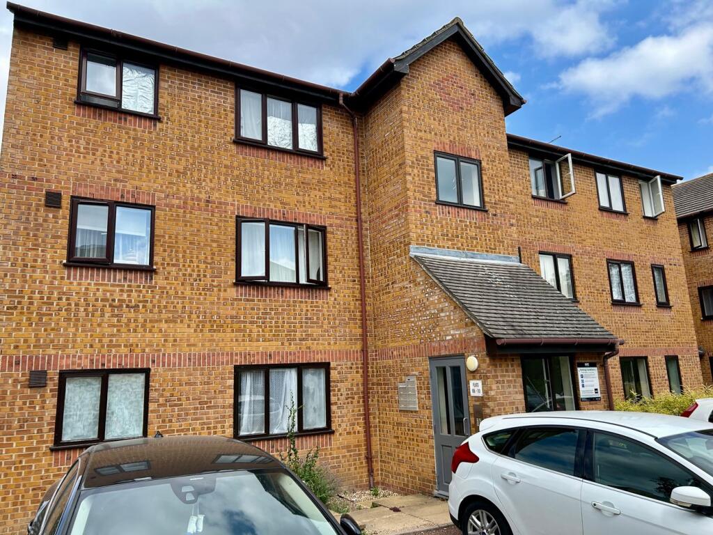 4 bed Studio for rent in Wembley. From Peter Gamble & Co