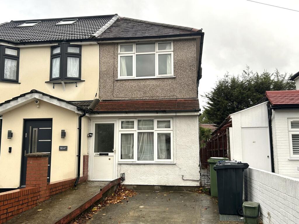 2 bed Detached for rent in Greenford. From Peter Gamble & Co