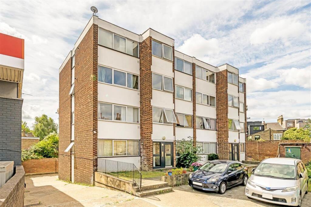 1 bed 1st Floor Flat for rent in Lewisham. From Dexters - Brockley