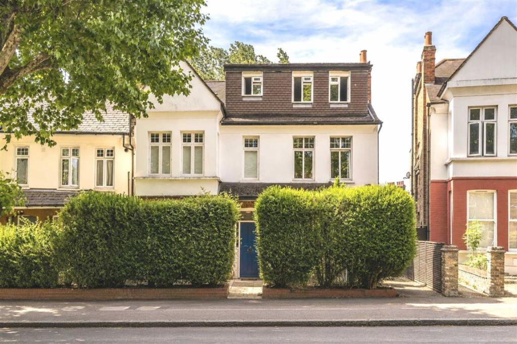 1 bed 1st Floor Flat for rent in Lewisham. From Dexters - Brockley