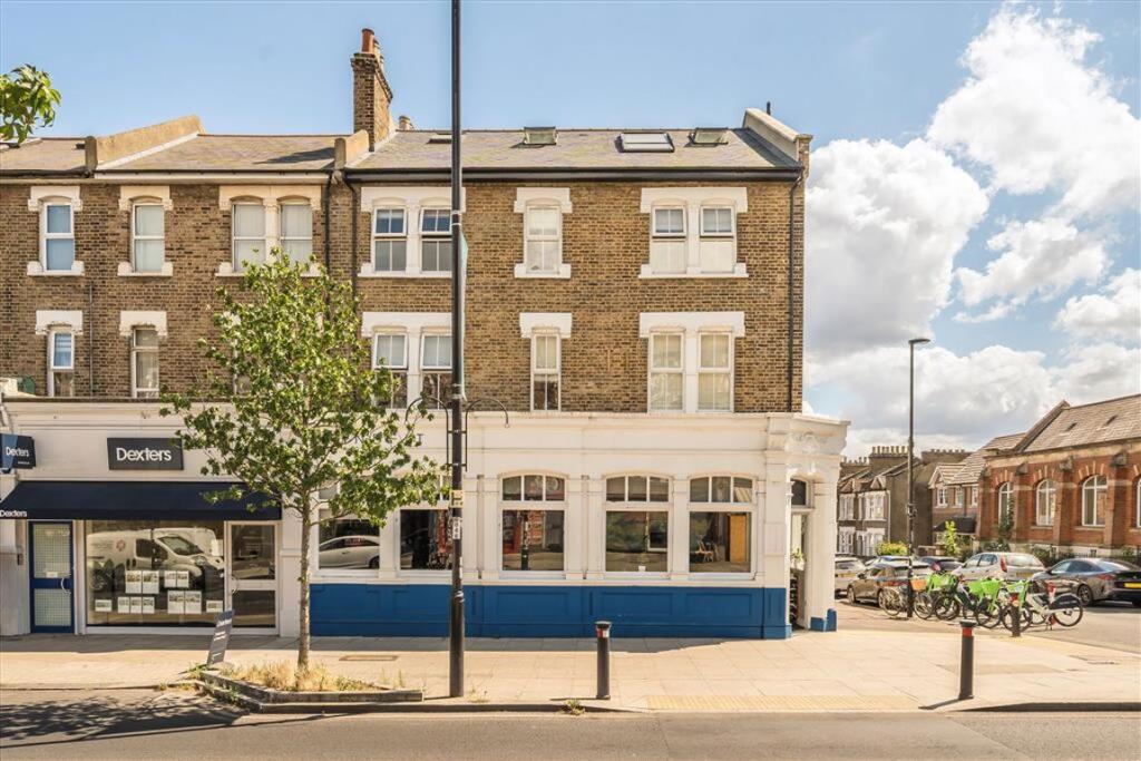 2 bed 1st Floor Flat for rent in Lewisham. From Dexters - Brockley
