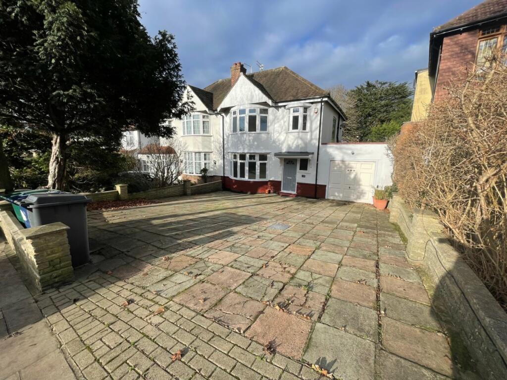 3 bed Semi-Detached House for rent in Barnet. From Peter Michael Estates