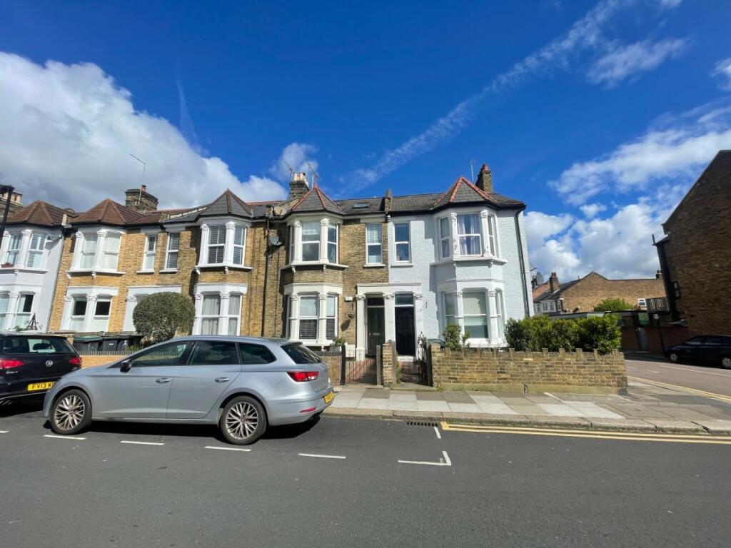 3 bed Apartment for rent in Wood Green. From Peter Michael Estates