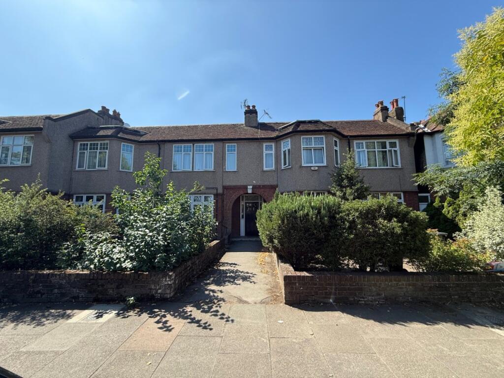 1 bed House Share for rent in Edmonton. From Peter Michael Estates