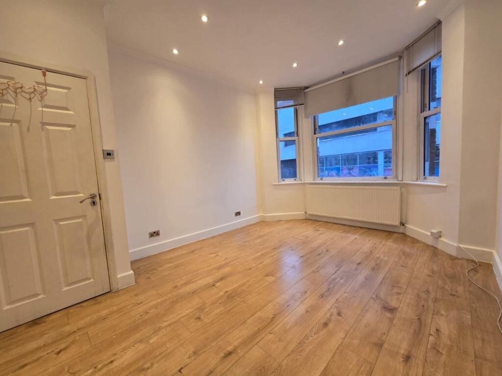 2 bed 1st Floor Flat for rent in Finchley. From Peter Michael Estates