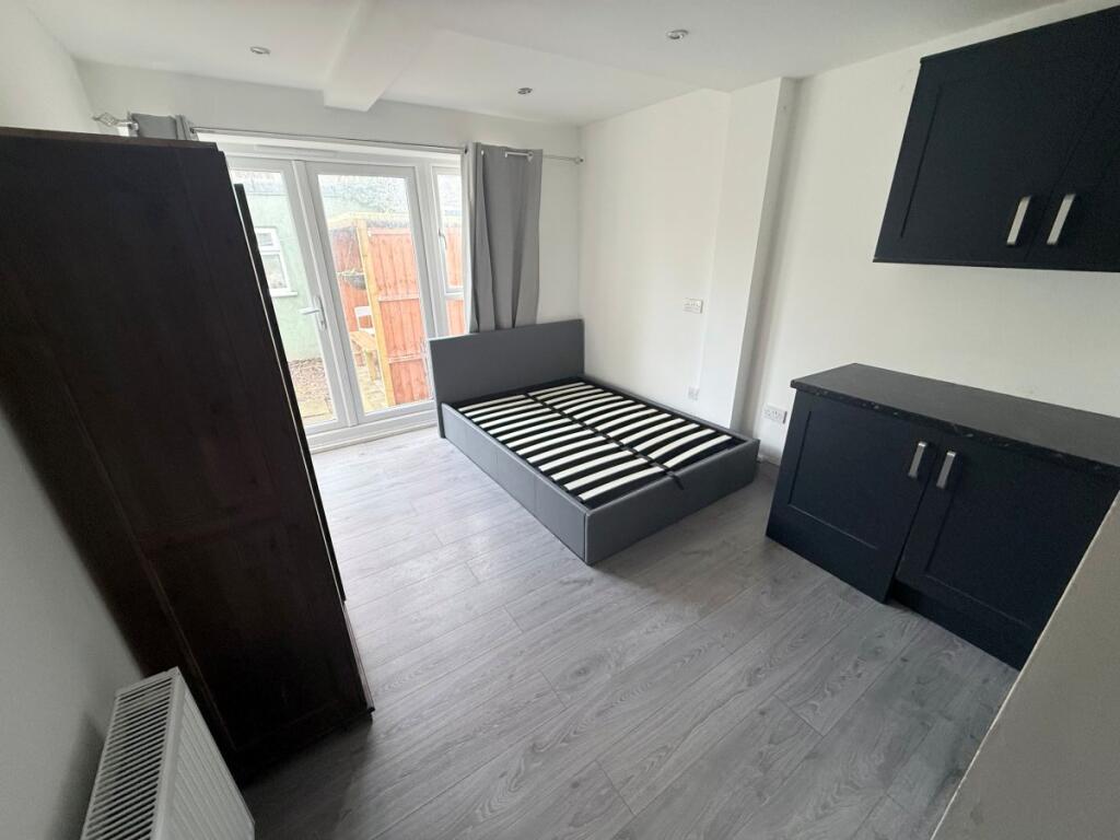 4 bed Studio for rent in Tottenham. From Peter Michael Estates