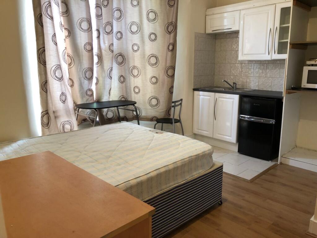 1 bed 1st Floor Flat for rent in Tottenham. From Peter Michael Estates