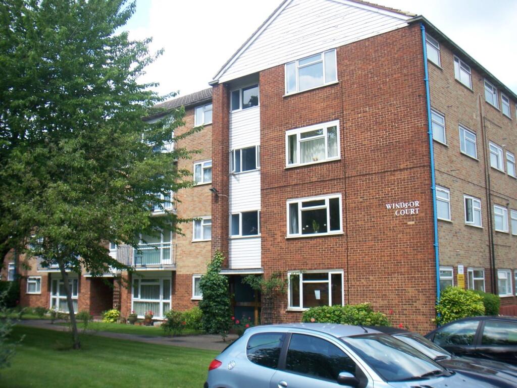 2 bed 1st Floor Flat for rent in Southgate. From Peter Michael Estates 2 bed 1st Floor Flat for rent in Southgate. From Peter Michael Estates