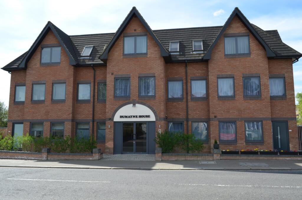 2 bed 1st Floor Flat for rent in Southgate. From Peter Michael Estates