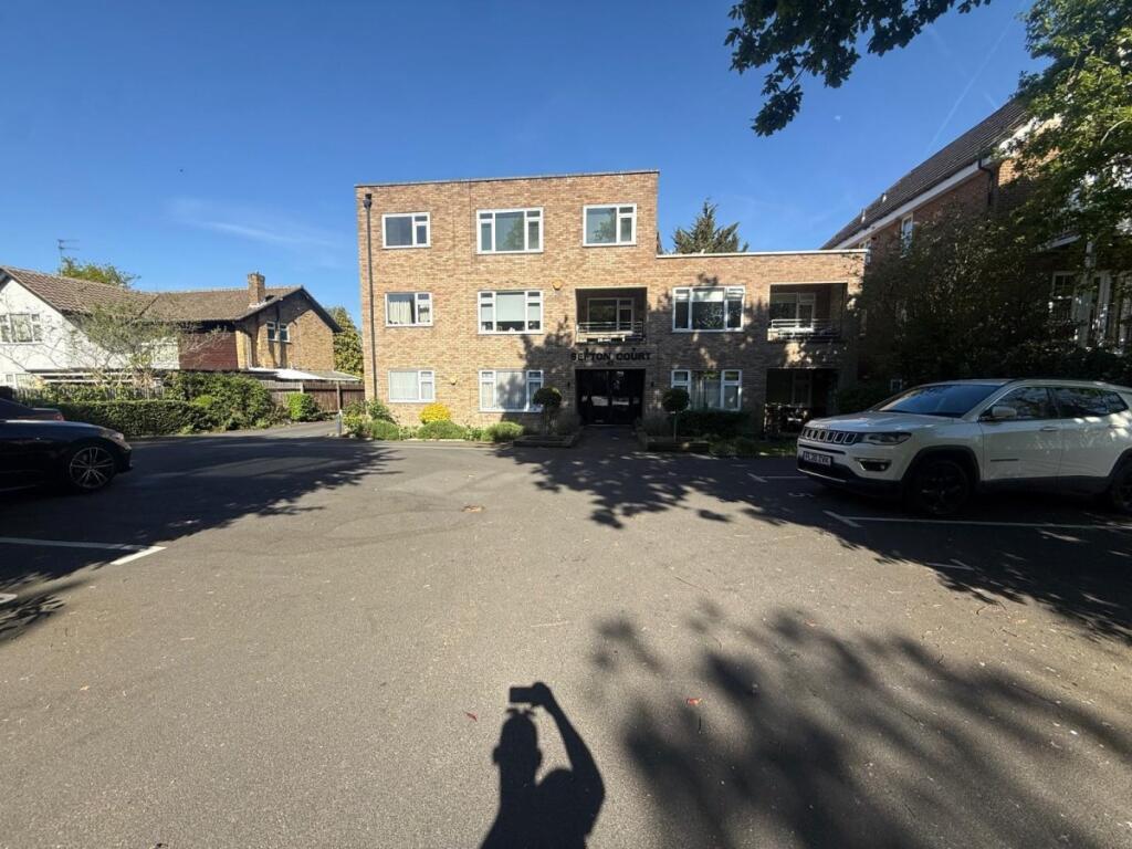 1 bed 1st Floor Flat for rent in Crews Hill. From Peter Michael Estates