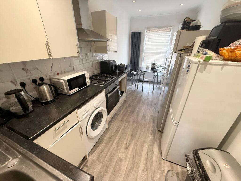 1 bed House Share for rent in Friern Barnet. From Peter Michael Estates