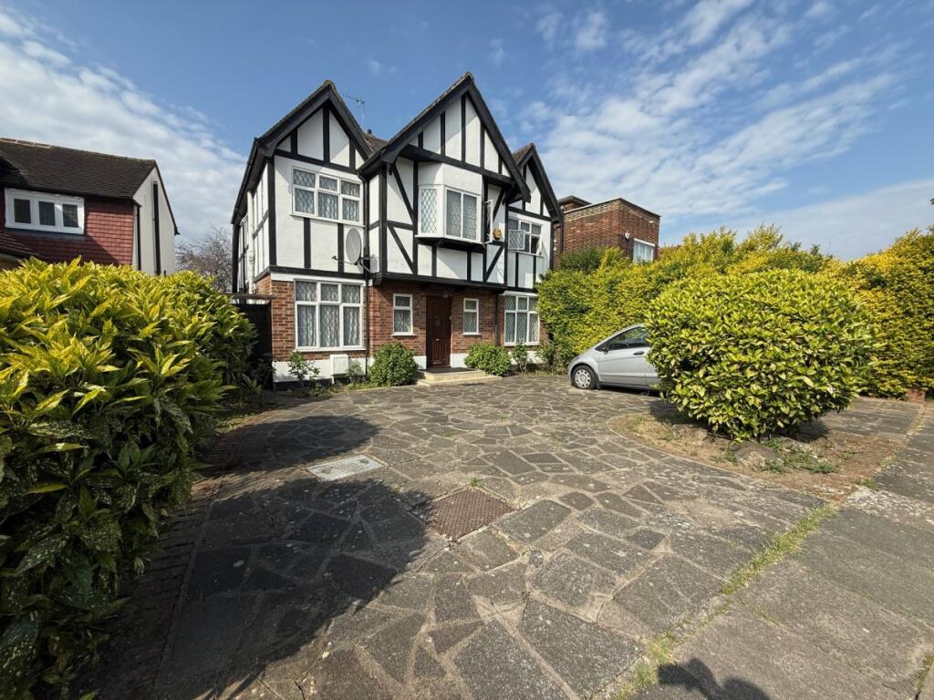 5 bed Detached for rent in Southgate. From Peter Michael Estates