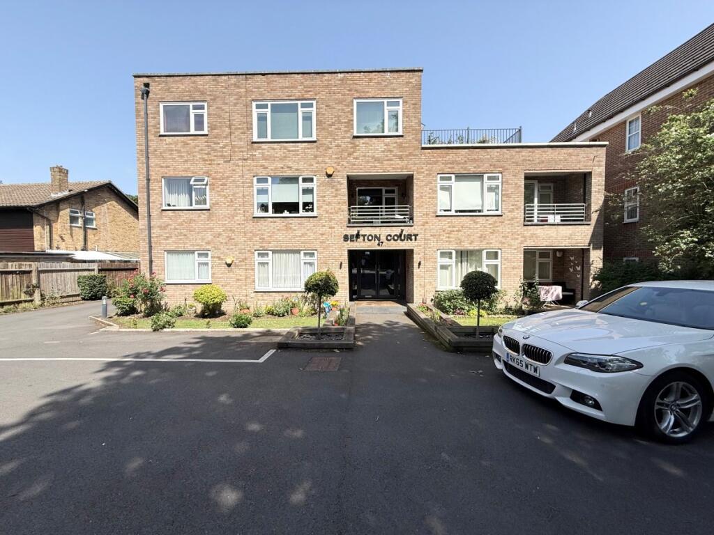 1 bed 1st Floor Flat for rent in Crews Hill. From Peter Michael Estates