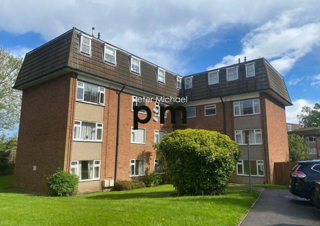 2 bed 1st Floor Flat for rent in Cuffley. From Peter Michael Estates