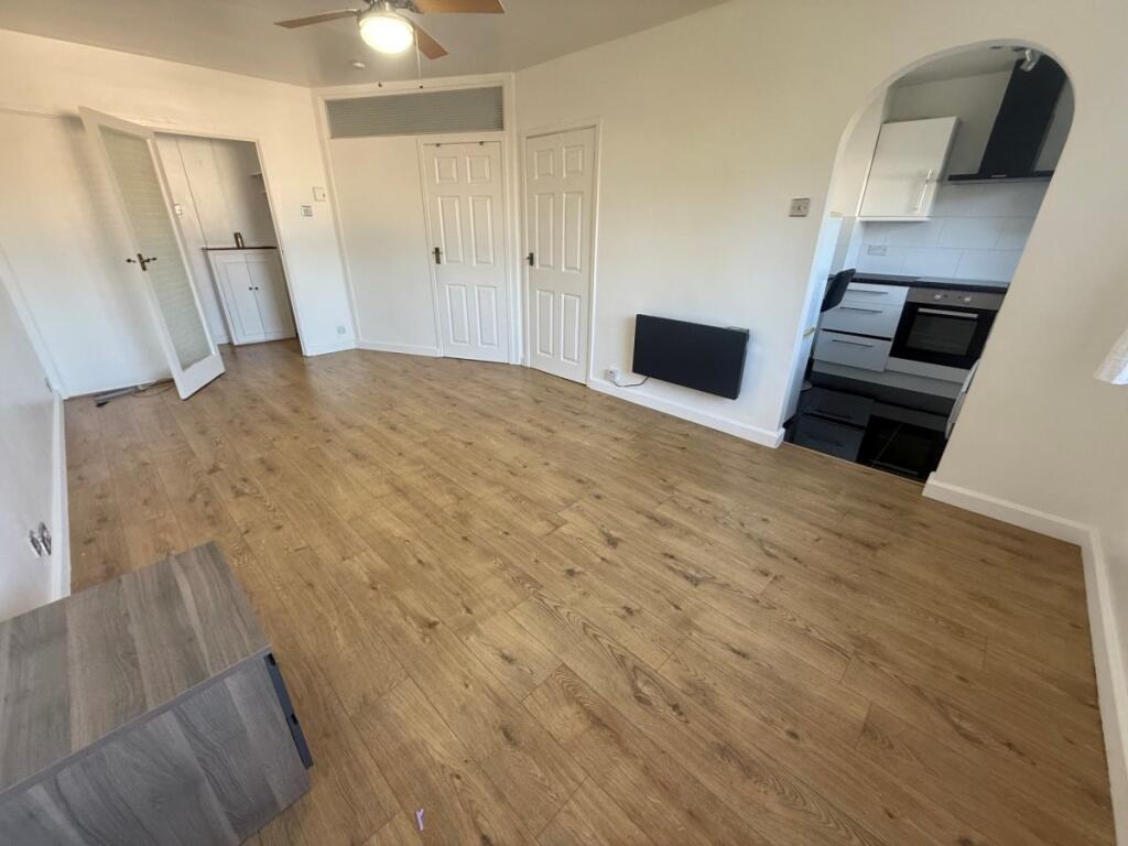 1 bed 1st Floor Flat for rent in Crews Hill. From Peter Michael Estates
