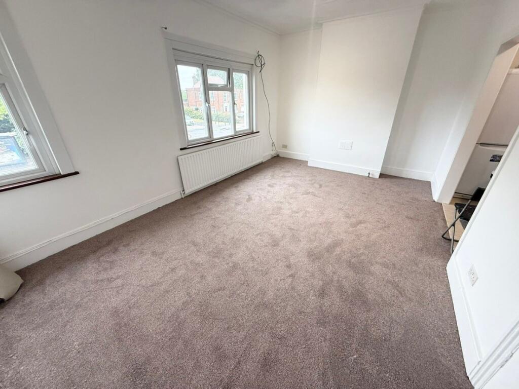 2 bed 1st Floor Flat for rent in Waltham Cross. From Peter Michael Estates