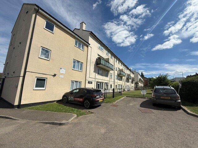2 bed Apartment for rent in Borehamwood. From Peter Michael Estates