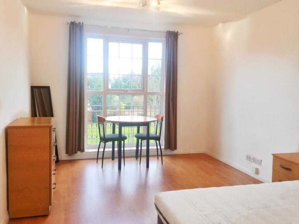1 bed 1st Floor Flat for rent in Edmonton. From Peter Michael Estates