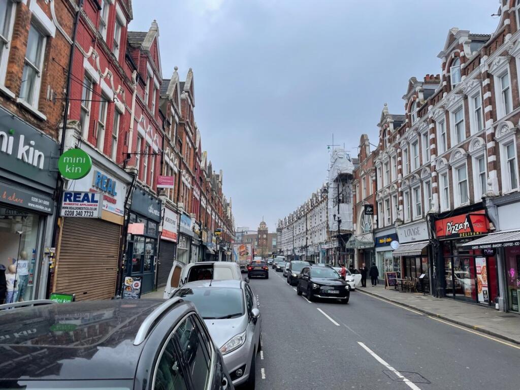 4 bed Studio for rent in Hornsey. From Peter Michael Estates 4 bed Studio for rent in Hornsey. From Peter Michael Estates
