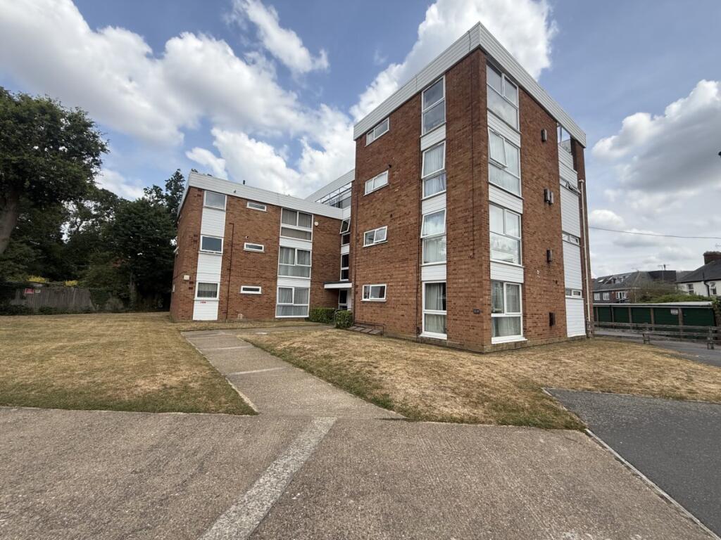 1 bed 1st Floor Flat for rent in Crews Hill. From Peter Michael Estates 1 bed 1st Floor Flat for rent in Crews Hill. From Peter Michael Estates