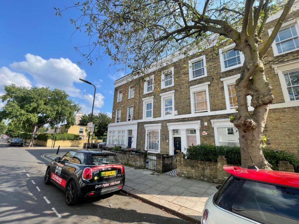 3 bed Apartment for rent in Islington. From Peter Michael Estates