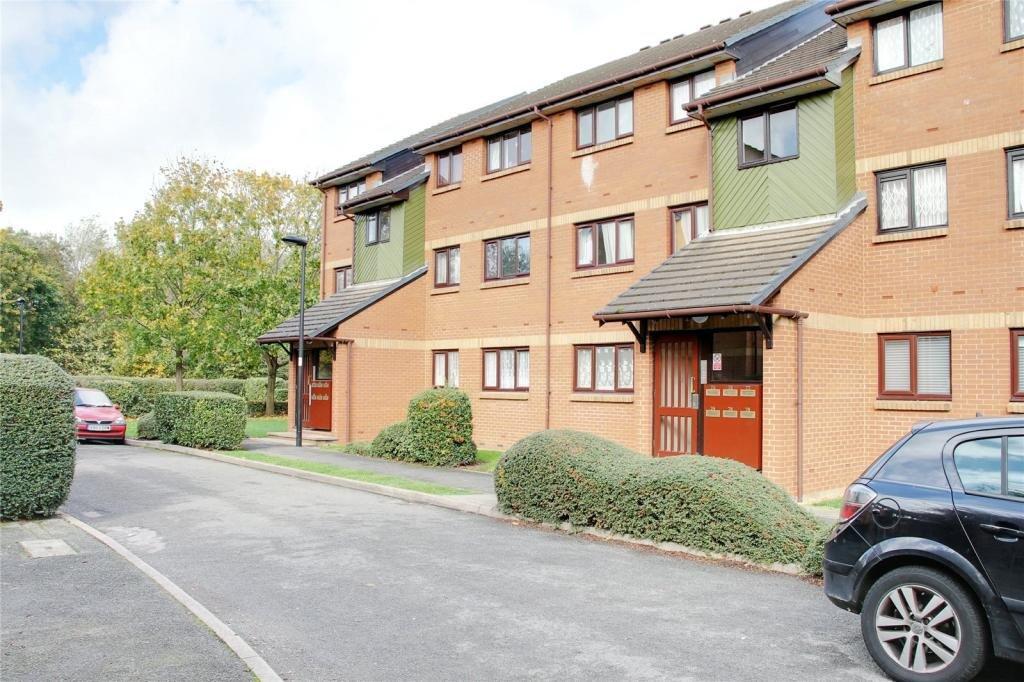 1 bed 1st Floor Flat for rent in Waltham Cross. From Peter Michael Estates