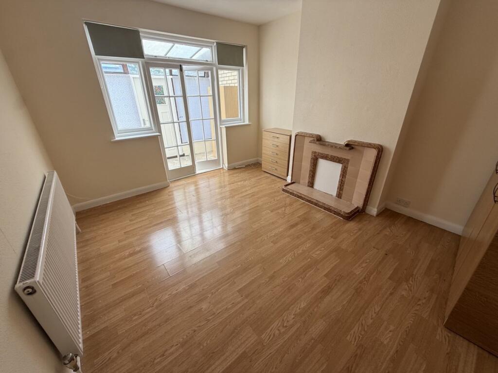 1 bed House Share for rent in Edmonton. From Peter Michael Estates