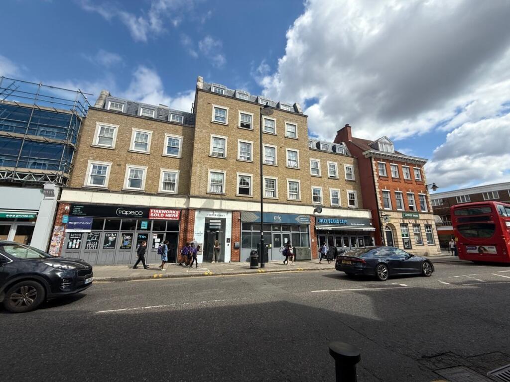 2 bed 1st Floor Flat for rent in Crews Hill. From Peter Michael Estates