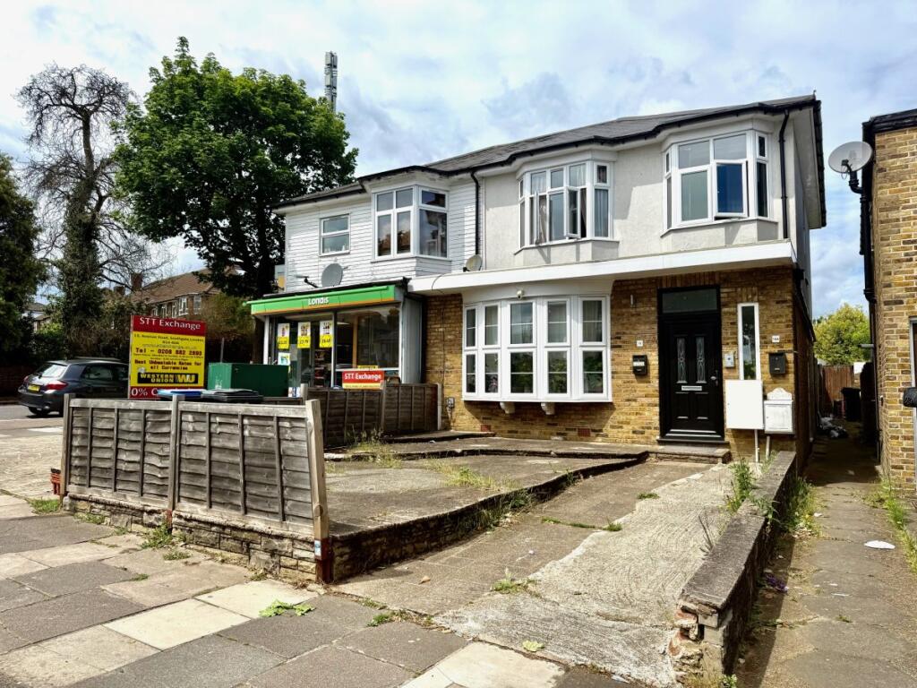 3 bed Apartment for rent in Southgate. From Peter Michael Estates