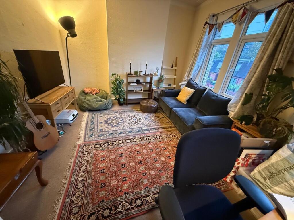 1 bed 1st Floor Flat for rent in Stoke Newington. From Peter Michael Estates