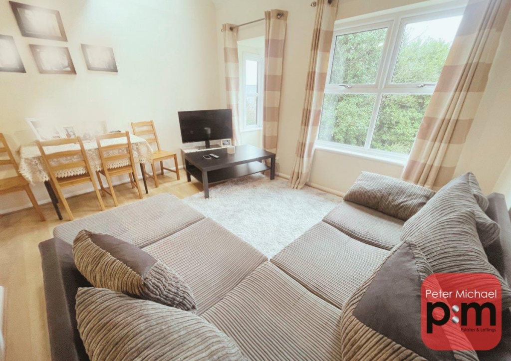 2 bed Annexe for rent in Southgate. From Peter Michael Estates 2 bed Annexe for rent in Southgate. From Peter Michael Estates