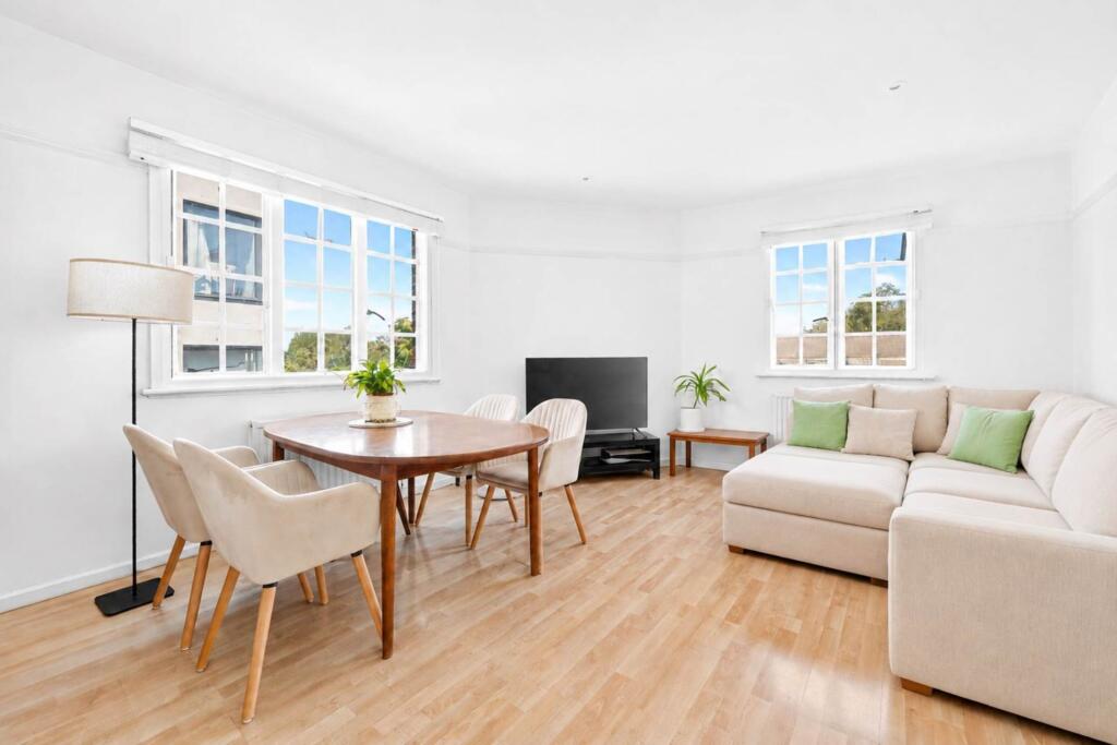 2 bed Apartment for rent in Islington. From PG Estates - Islington 2 bed Apartment for rent in Islington. From PG Estates - Islington
