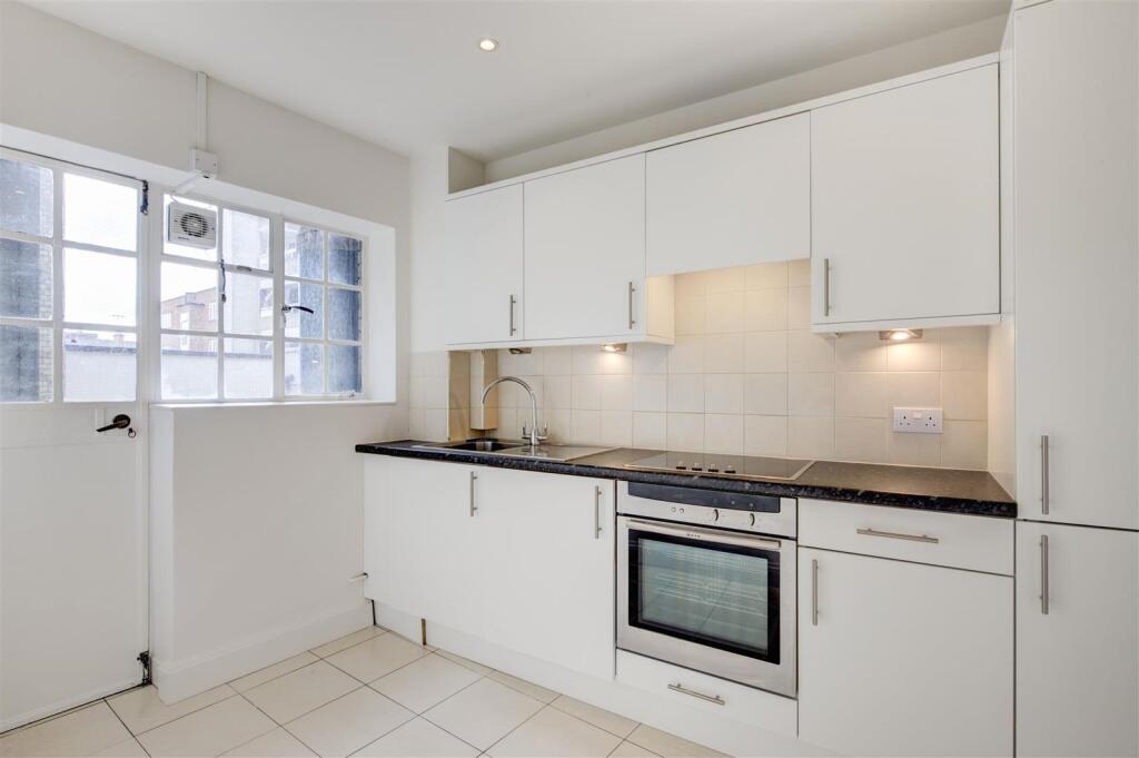 2 bed 1st Floor Flat for rent in London. From Plaza Estates