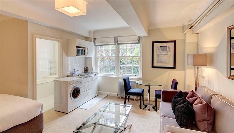 4 bed 1st Floor Flat for rent in London. From Plaza Estates