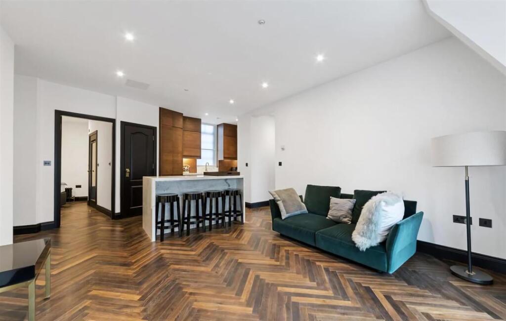 2 bed 1st Floor Flat for rent in Chelsea. From Plaza Estates 2 bed 1st Floor Flat for rent in Chelsea. From Plaza Estates