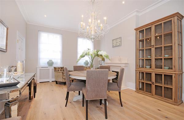 4 bed Mid Terraced House for rent in London. From Plaza Estates
