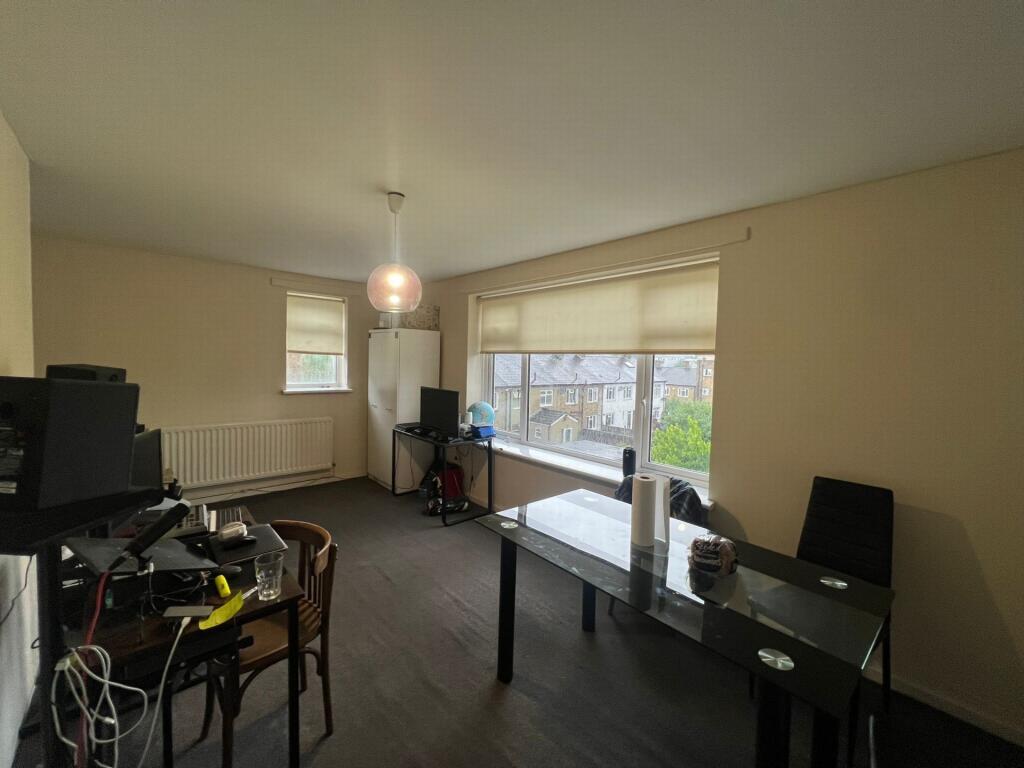 3 bed Flat for rent in London. From Pointview Estates
