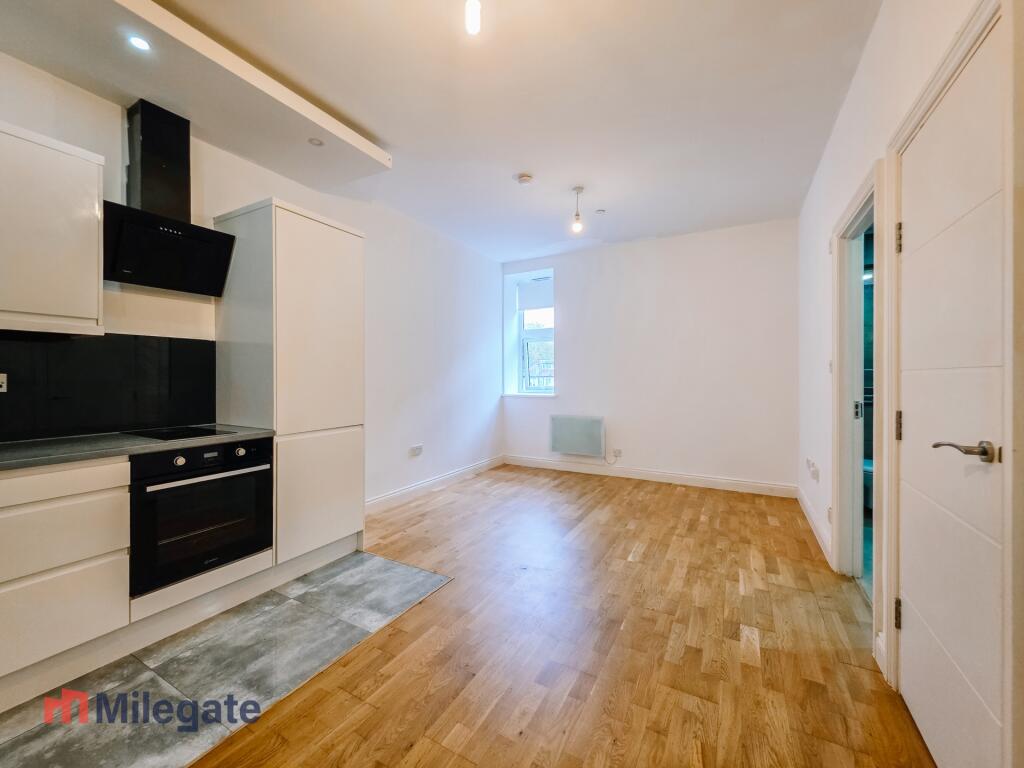 1 bed 1st Floor Flat for rent in Southend-on-Sea. From Pointview Estates 1 bed 1st Floor Flat for rent in Southend-on-Sea. From Pointview Estates