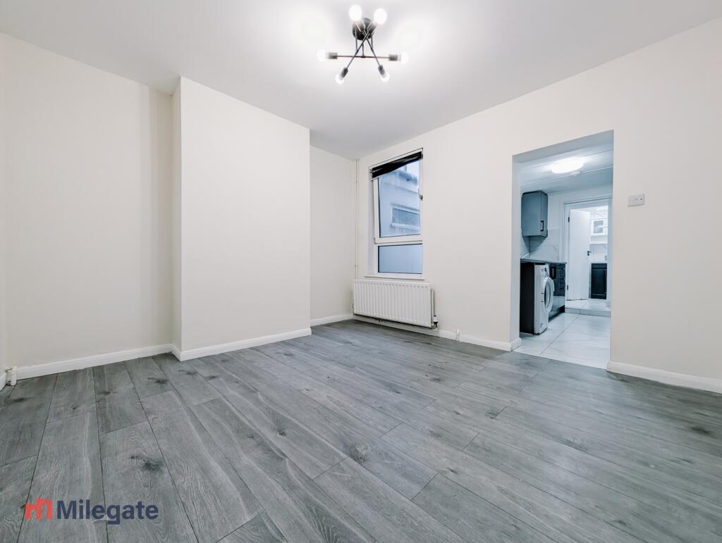 3 bed Mid Terraced House for rent in Sittingbourne. From Pointview Estates